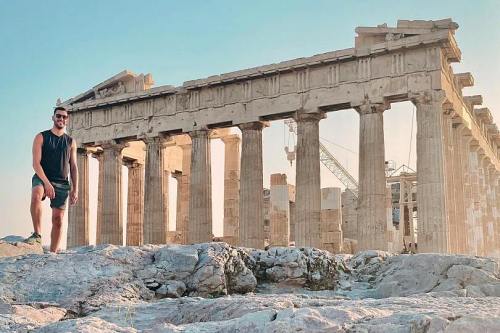 layover city sightseeing adventure featured long layover adventure